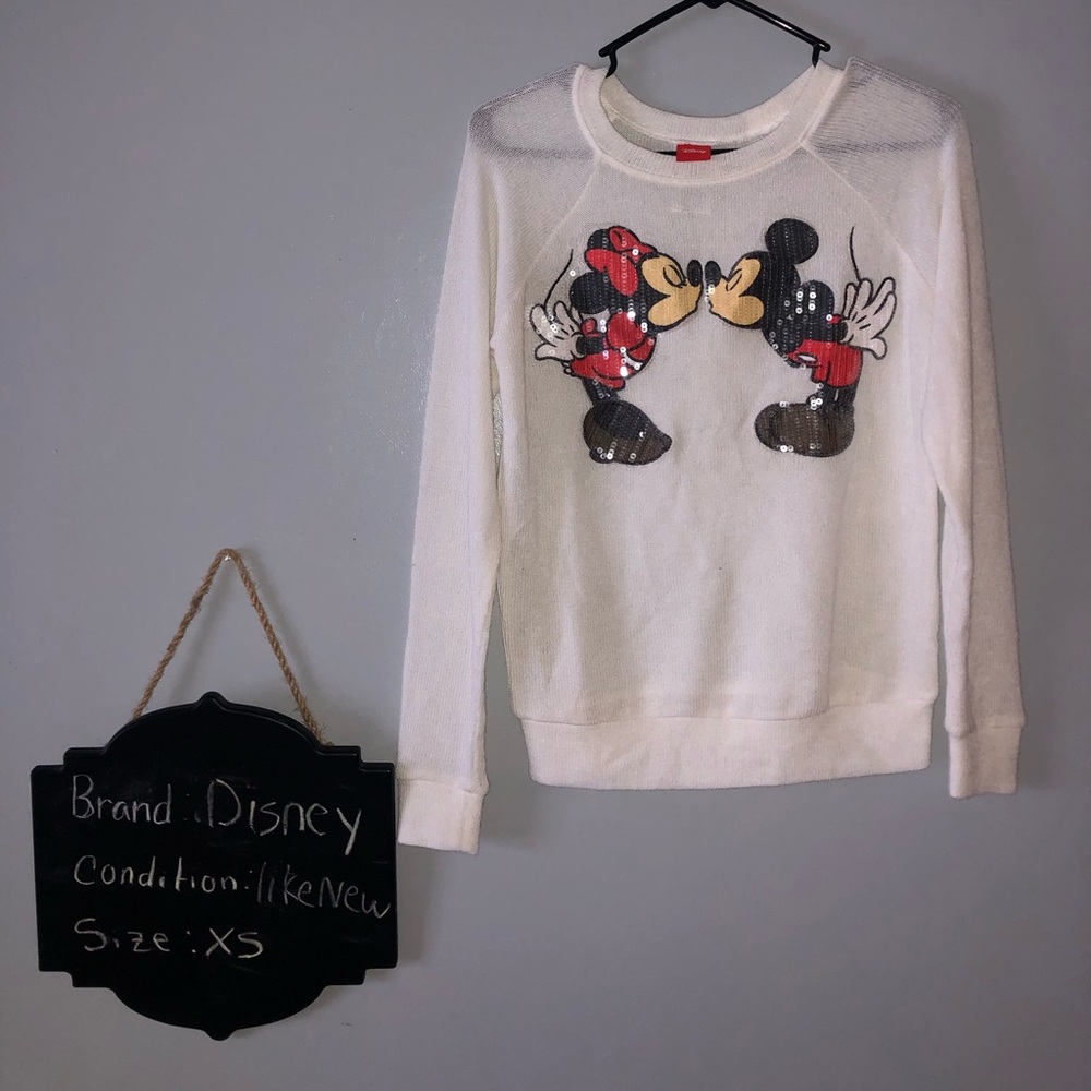 Disney long sleeve shirt🦋